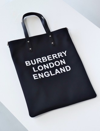 버버리 로고 프린트 나일론 토트백