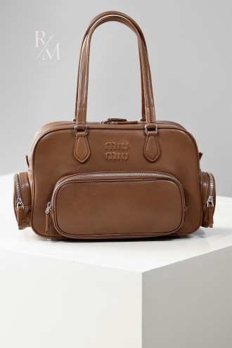 미우미우 나파 레더 포켓 탑 핸드백