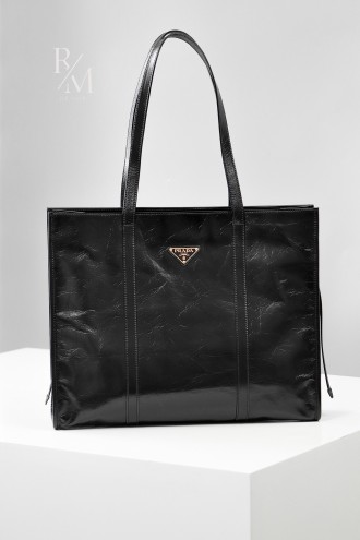 프라다 라지 레더 토트백