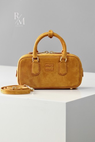 미우미우 아르카디 스웨이드 카우하이드 가죽 핸드백