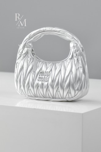 미우미우 완더 마테라쎄 나파 레더 미니 호보백 실버