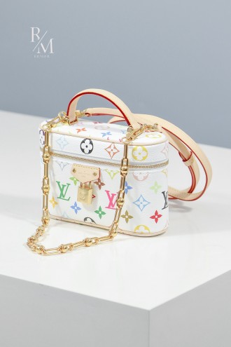 루이비통 베니티 체인 파우치 기타 모노그램 캔버스