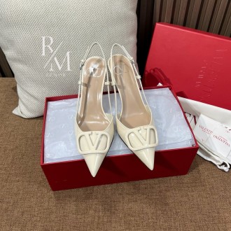 발렌티노 가라바니 힐 펌프스 8.5cm