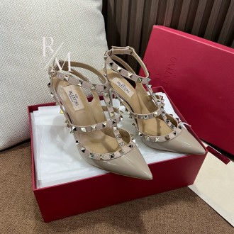 발렌티노 락스터드 펌프스 10cm