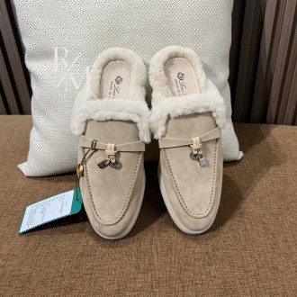 로로피아나 스웨이드 바부슈 참스 워크 뮬