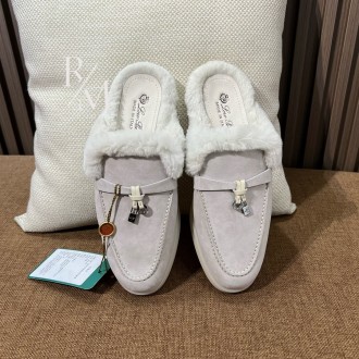 로로피아나 스웨이드 바부슈 참스 워크 뮬