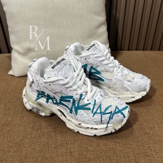 발렌시아가 러너 스니커즈