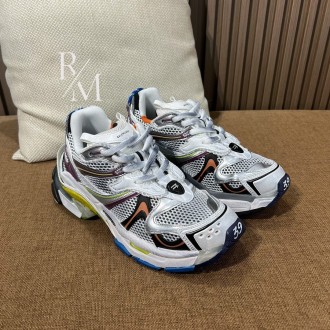 발렌시아가 러너 2.0 스니커즈