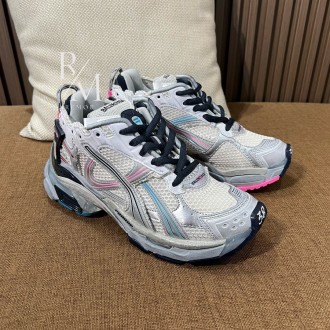 발렌시아가 러너 스니커즈