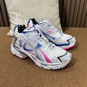 발렌시아가 러너 스니커즈