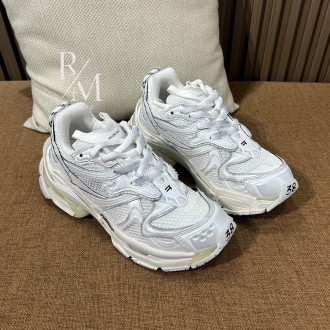 발렌시아가 러너 2.0 스니커즈