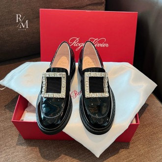 로저비비에 비브 레인저스 스트라스 버클 로퍼