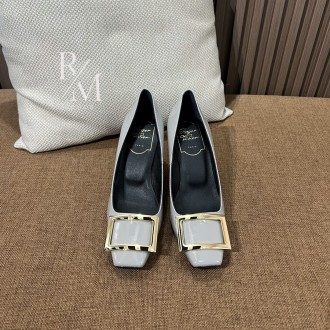 로저비비에 트럼펫 메탈 버클 펌프스 6.5cm