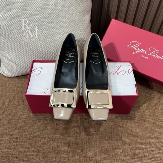 로저비비에 트럼펫 메탈 버클 발레리나 플랫