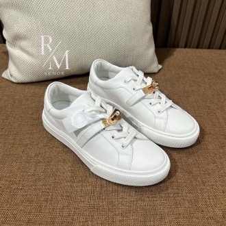 에르메스 데이 스니커즈