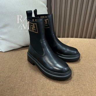 펜디 도미노 가죽 앵클 부츠