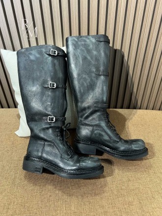 미우미우 가죽 부츠 블랙