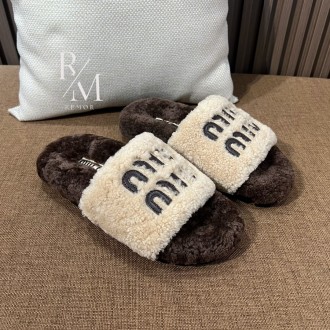 미우미우 시어링 슬리퍼