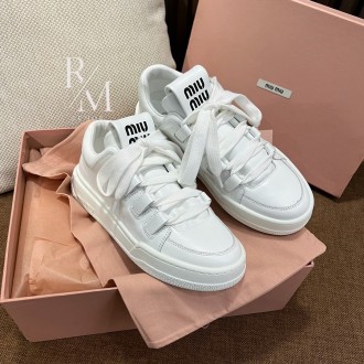 미우미우 레더 스니커즈