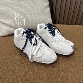 뉴발란스 X 미우미우 스웨이드 및 메쉬 스니커즈