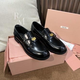 미우미우 가죽 페니 로퍼