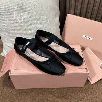 미우미우 새틴 발레리나 플랫 슈즈
