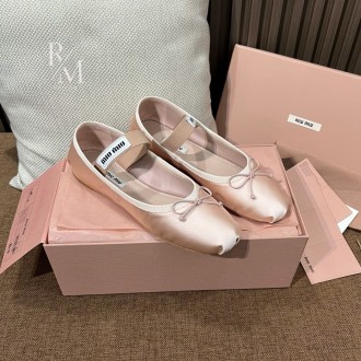 미우미우 새틴 발레리나 플랫 슈즈