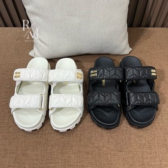 미우미우 마테라쎄 나파 레더 슬라이드