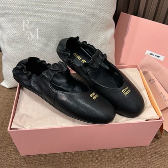 미우미우 루슈 나파 가죽 발레리나