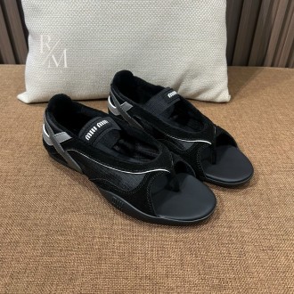 미우미우 김나지움 기능성 소재 통 발레리나