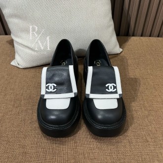 샤넬 가죽 CC로고 로퍼