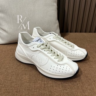 샤넬 펀칭 빅 로고 레더 스니커즈