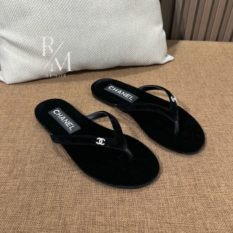 샤넬 벨벳 플립 플랍 샌들