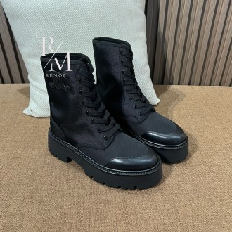 셀린느 벌키 레이스업 부츠