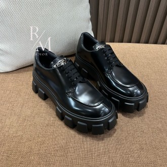 프라다 로고 모노리스 레이스업 로퍼