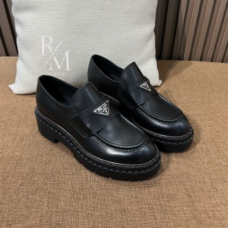 프라다 가죽 로퍼