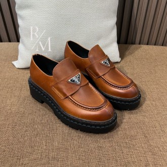 프라다 가죽 로퍼