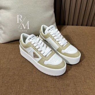 프라다 다운타운 볼드 가죽 스니커즈