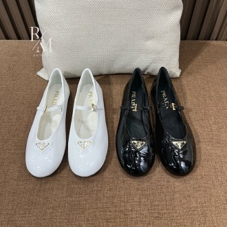 프라다 삼각 로고 메리제인 플랫