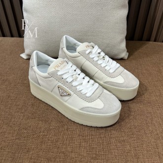 프라다 다운타운 볼드 가죽 스니커즈