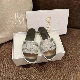 디올 디웨이 뮬 슬리퍼