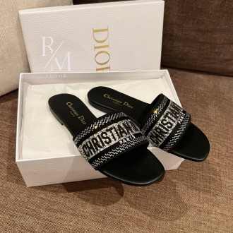 디올 디웨이 뮬 슬리퍼