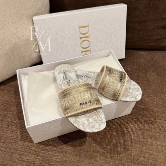 디올 디웨이 뮬 슬리퍼