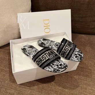 디올 디웨이 뮬 슬리퍼