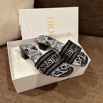 디올 디웨이 뮬 힐