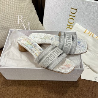 디올 디웨이 뮬 힐