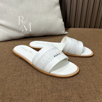 디올 디웨이 뮬 슬리퍼