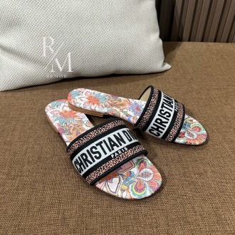 디올 디웨이 뮬 슬리퍼