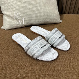 디올 디웨이 뮬 슬리퍼