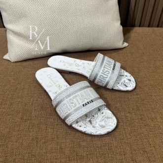 디올 디웨이 뮬 슬리퍼